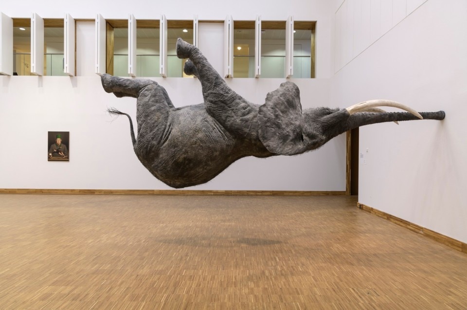 Installation view, A Balancing Act met v.l.n.r. Wainer Vaccari en Daniel Firman. Foto: Peter Cox 